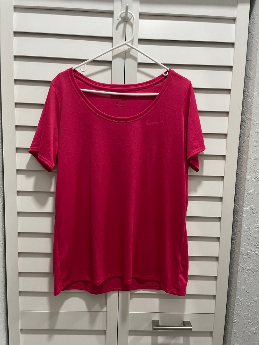 Nike Short Sleeve Scoop Neck Tee - Hot Pink